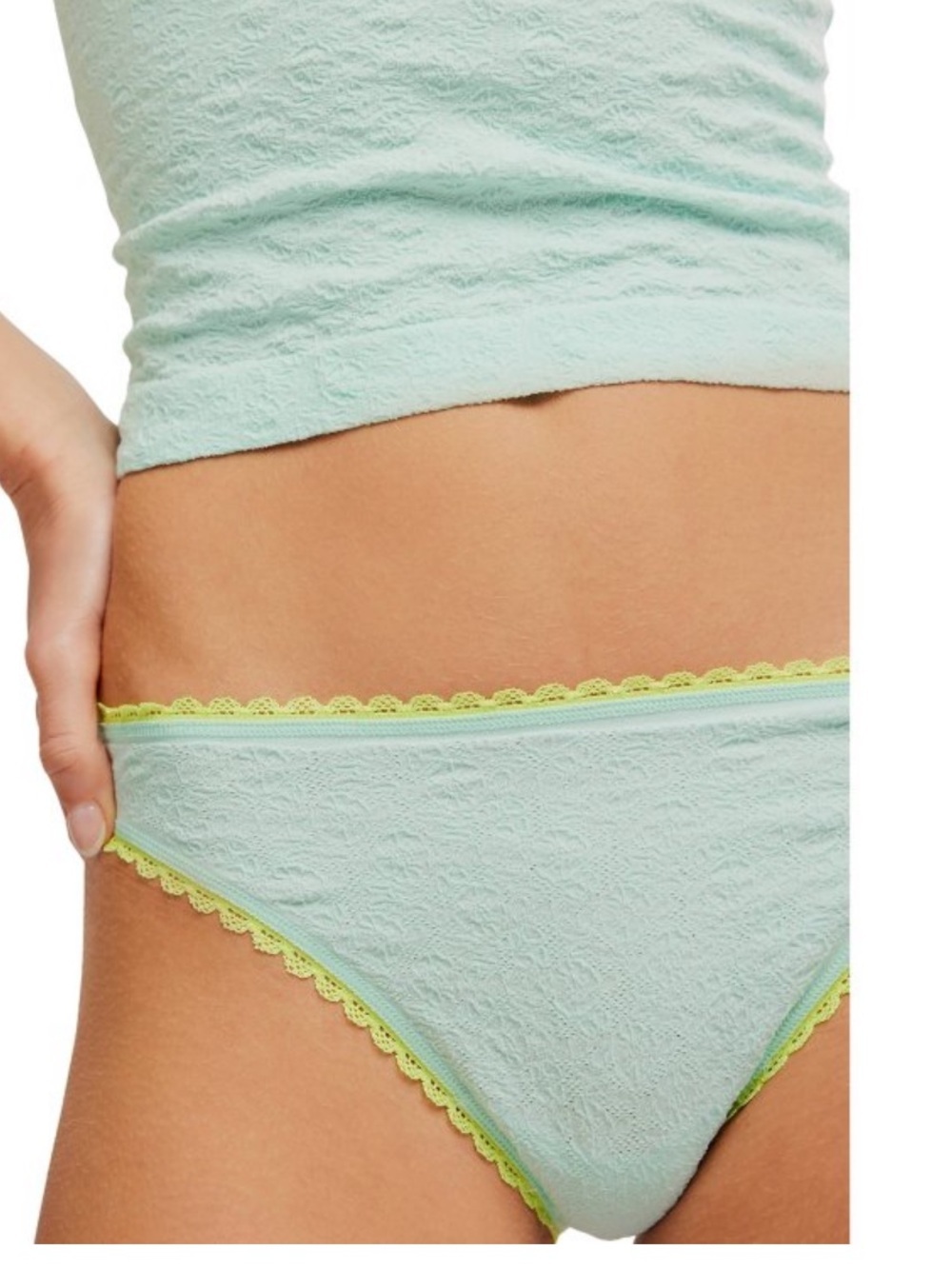intimately fp Women's Seamless Lace Bikini
Underwear - Moonlit Jade M/L